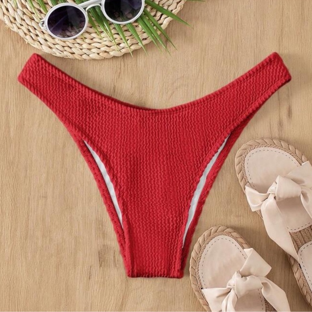 ❤️ SHEIN | Red Textured Bikini Bottom